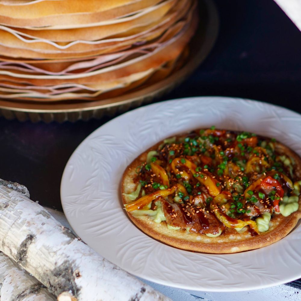 Большой оладушек с угрем